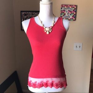 Ribbed tank with lace trim detail